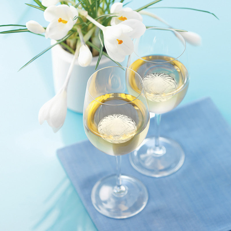 Wine Twirls® Wine Chillers on a Table | Teroforma